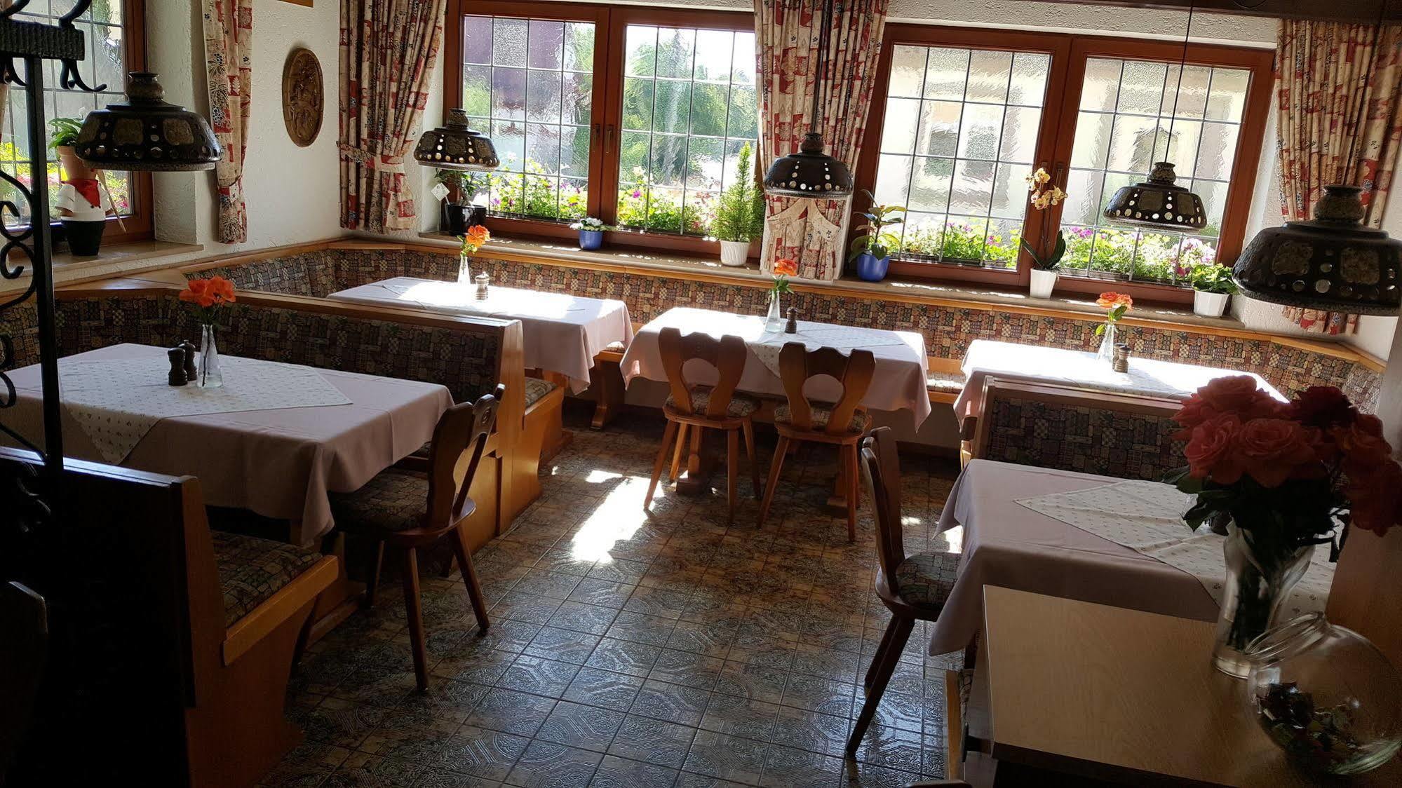 Hotel Gasthof Zum Schwan Steinsfeld المظهر الخارجي الصورة