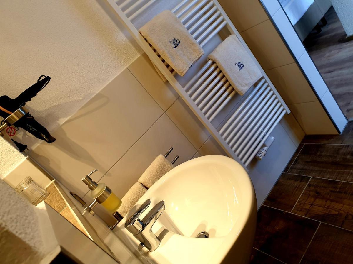 Hotel Gasthof Zum Schwan Steinsfeld المظهر الخارجي الصورة